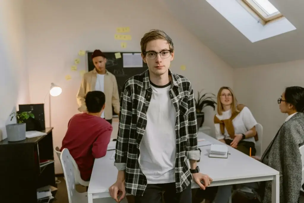 Lead developer planificando flujos de automatización».